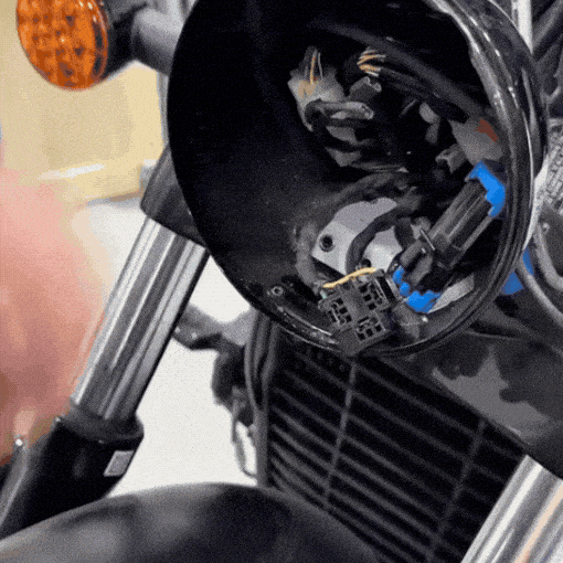 5-3/4" Motorcycle Headlight with White/Amber Chrysanthemum Petal DRL