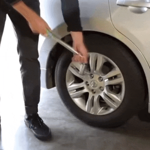 Heavy-Duty Extendable Lug Wrench